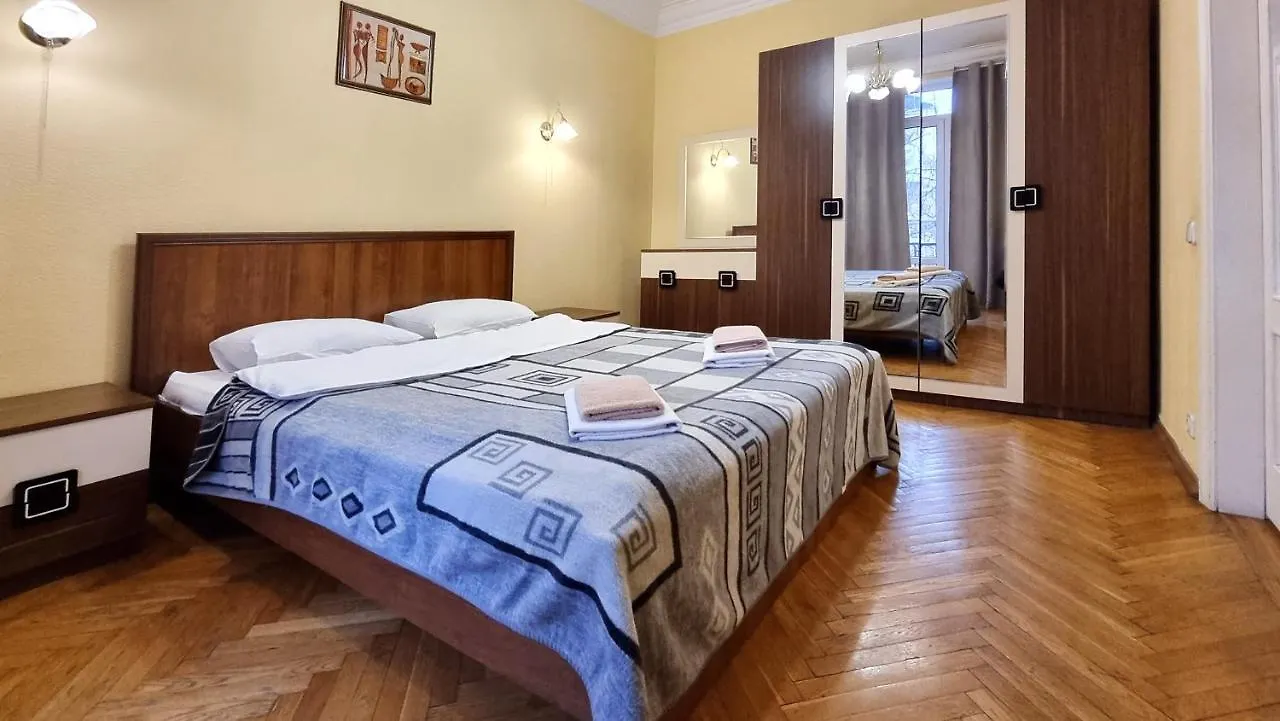 Home Hotel Apartments On Khreshchatyk Area Kiev