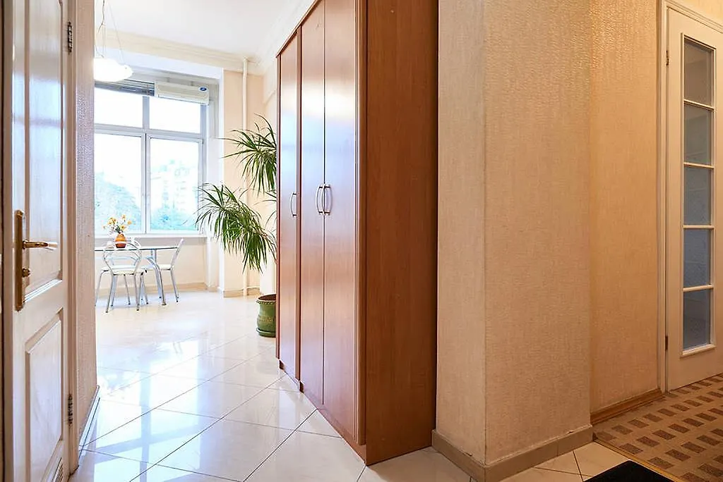 Home Hotel Apartments On Khreshchatyk Area Kiev