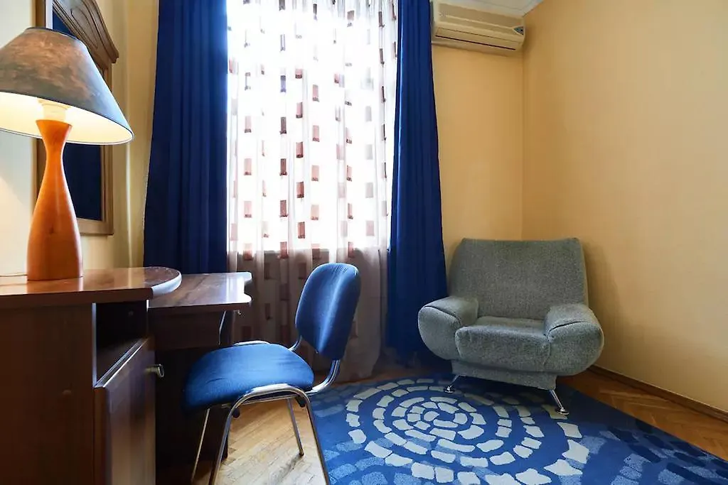 Home Hotel Apartments On Khreshchatyk Area Kiev Ukraine